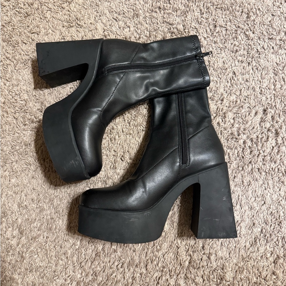 Aldo platform boot size 6.5W🌸